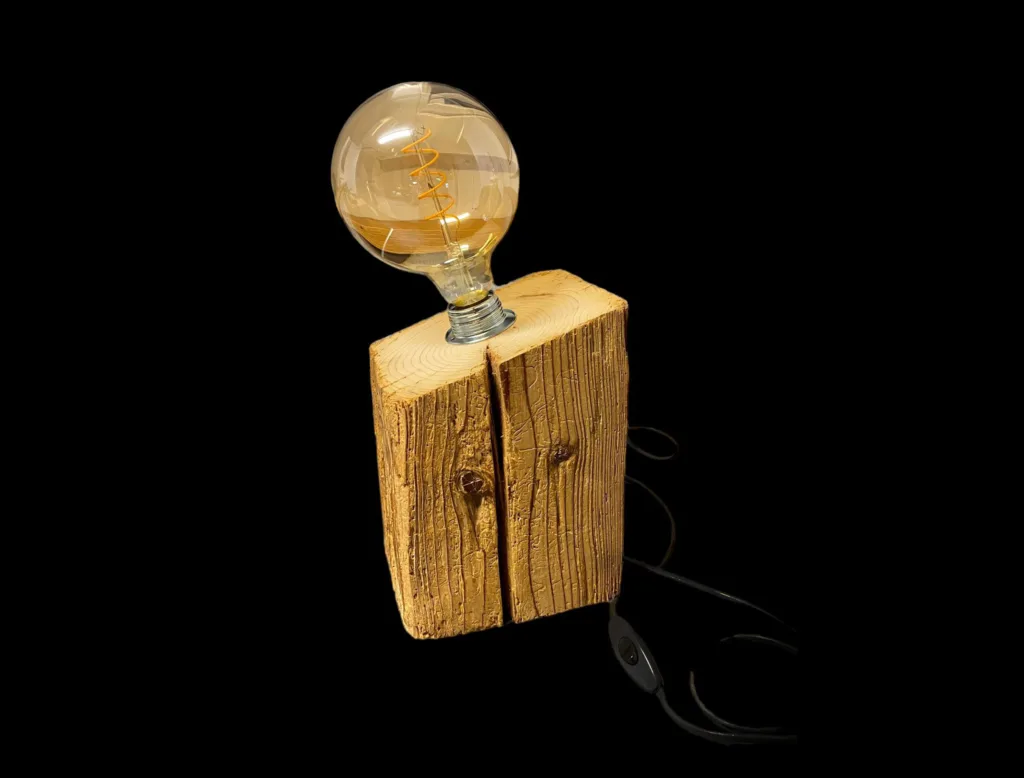 Vintage Lampe aus Altholz